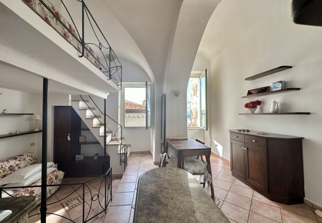 Apartment in Sperlonga - Bright studio flat in the alleys of C. Storico