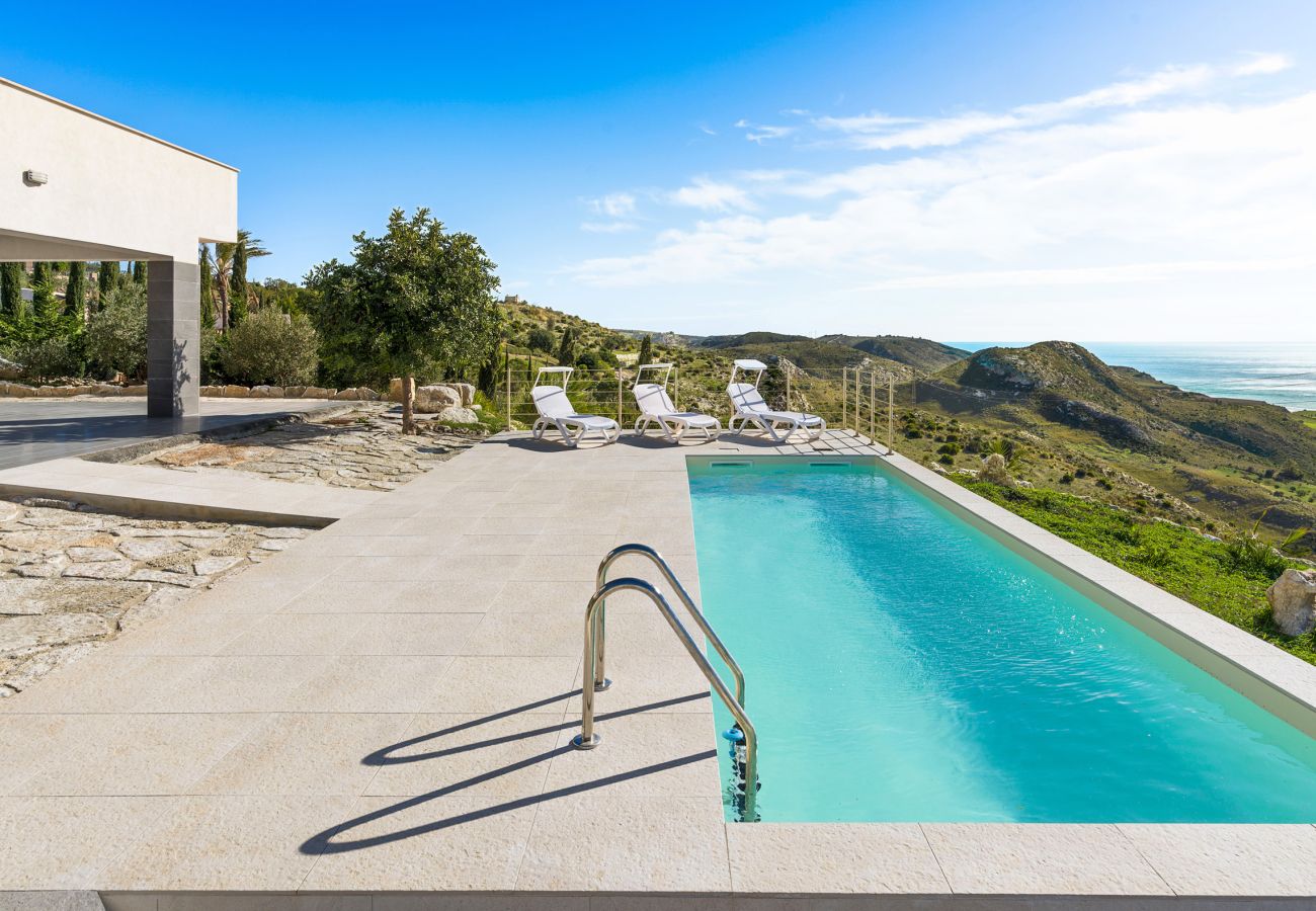 Villa in Siculiana - Great villa with pool and sea view
