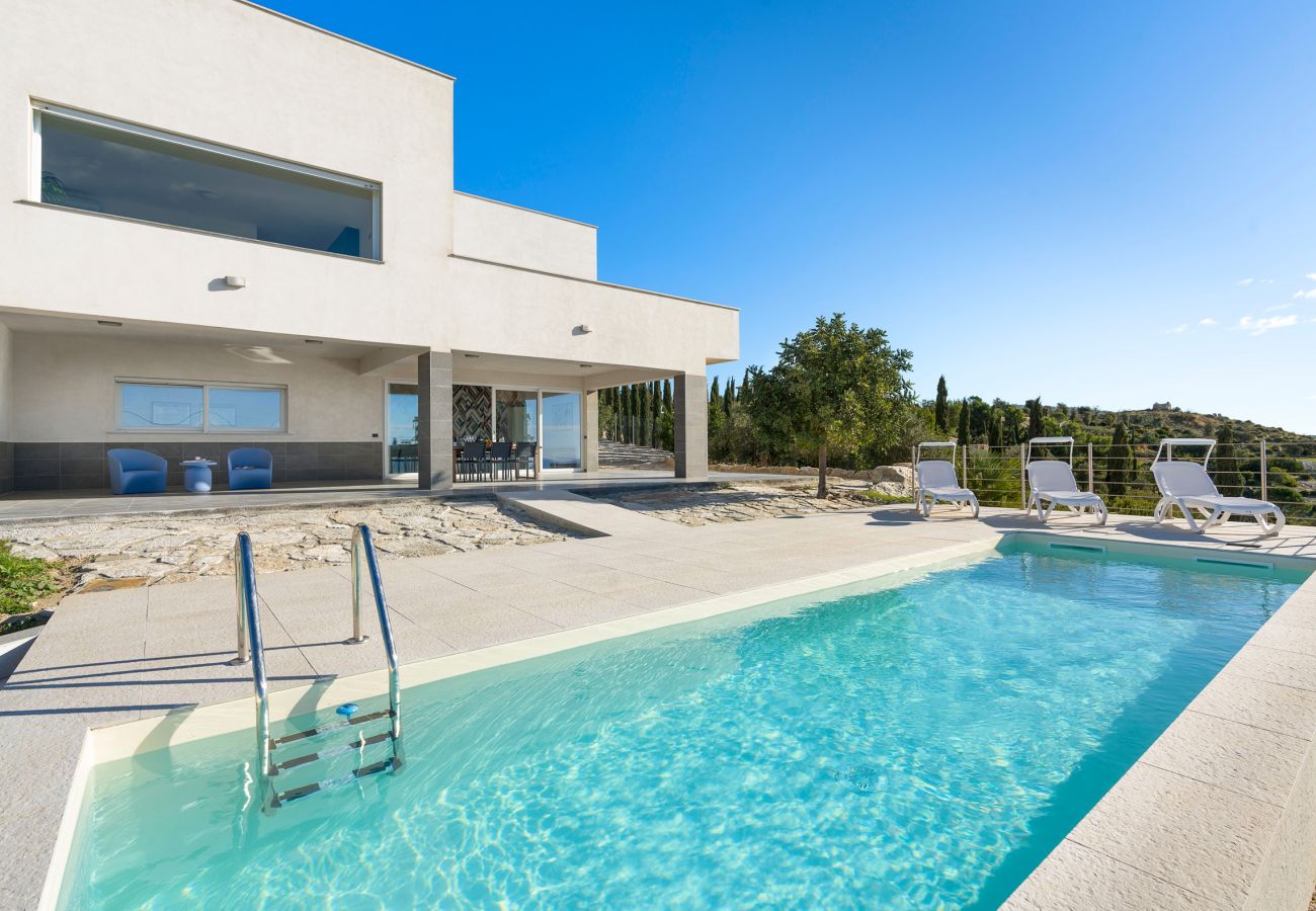 Villa in Siculiana - Great villa with pool and sea view