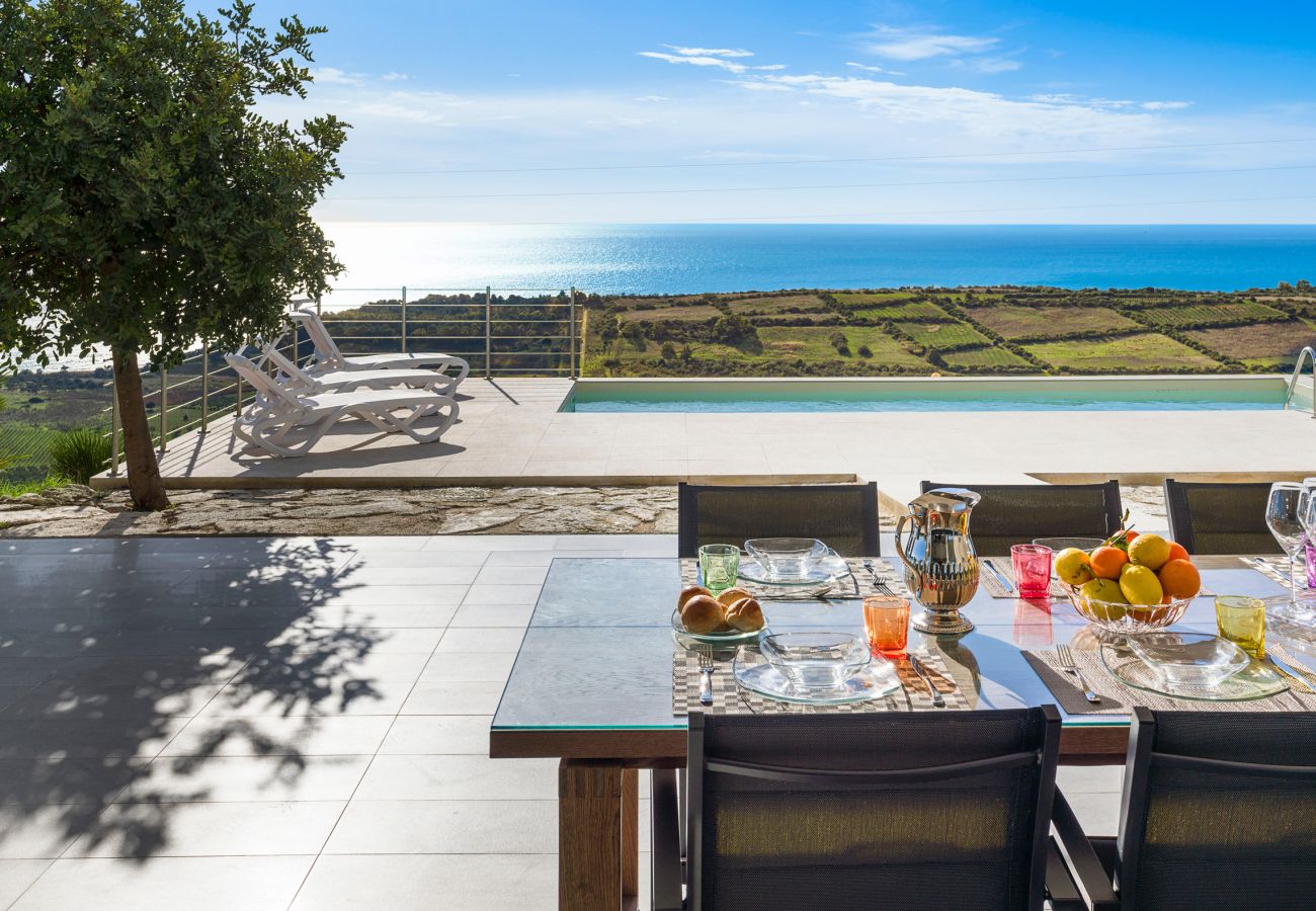 Villa in Siculiana - Great villa with pool and sea view