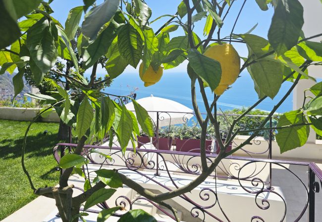 House in Praiano - Villa Grà - Enchanting Villa overlooking the Sea House in Praiano - Villa Grà - Enchanting Villa overlooking the Sea