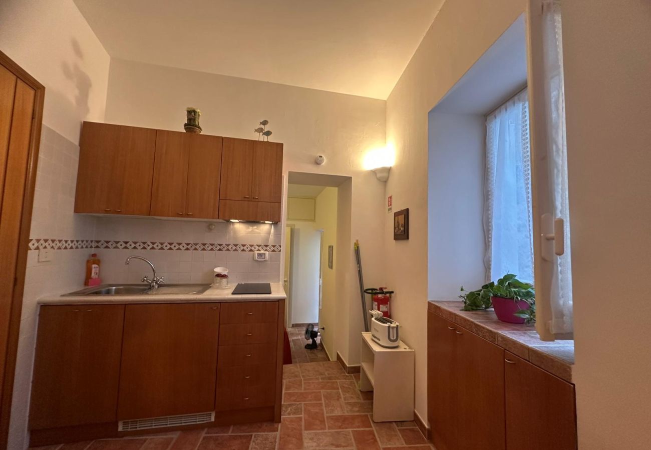 Apartment in Sperlonga - Charming historic alley home – holidaycasa tony