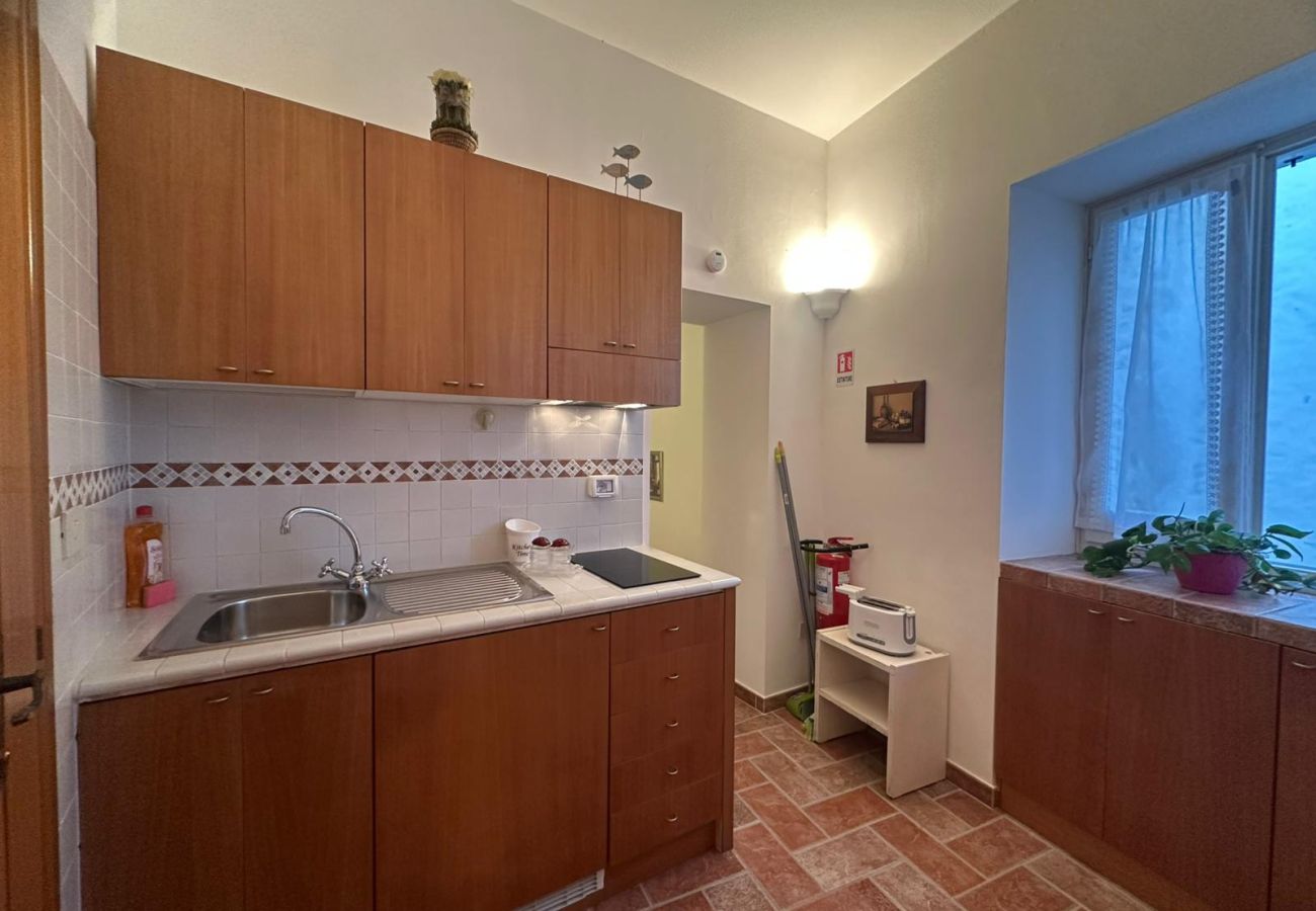 Apartment in Sperlonga - Charming historic alley home – holidaycasa tony