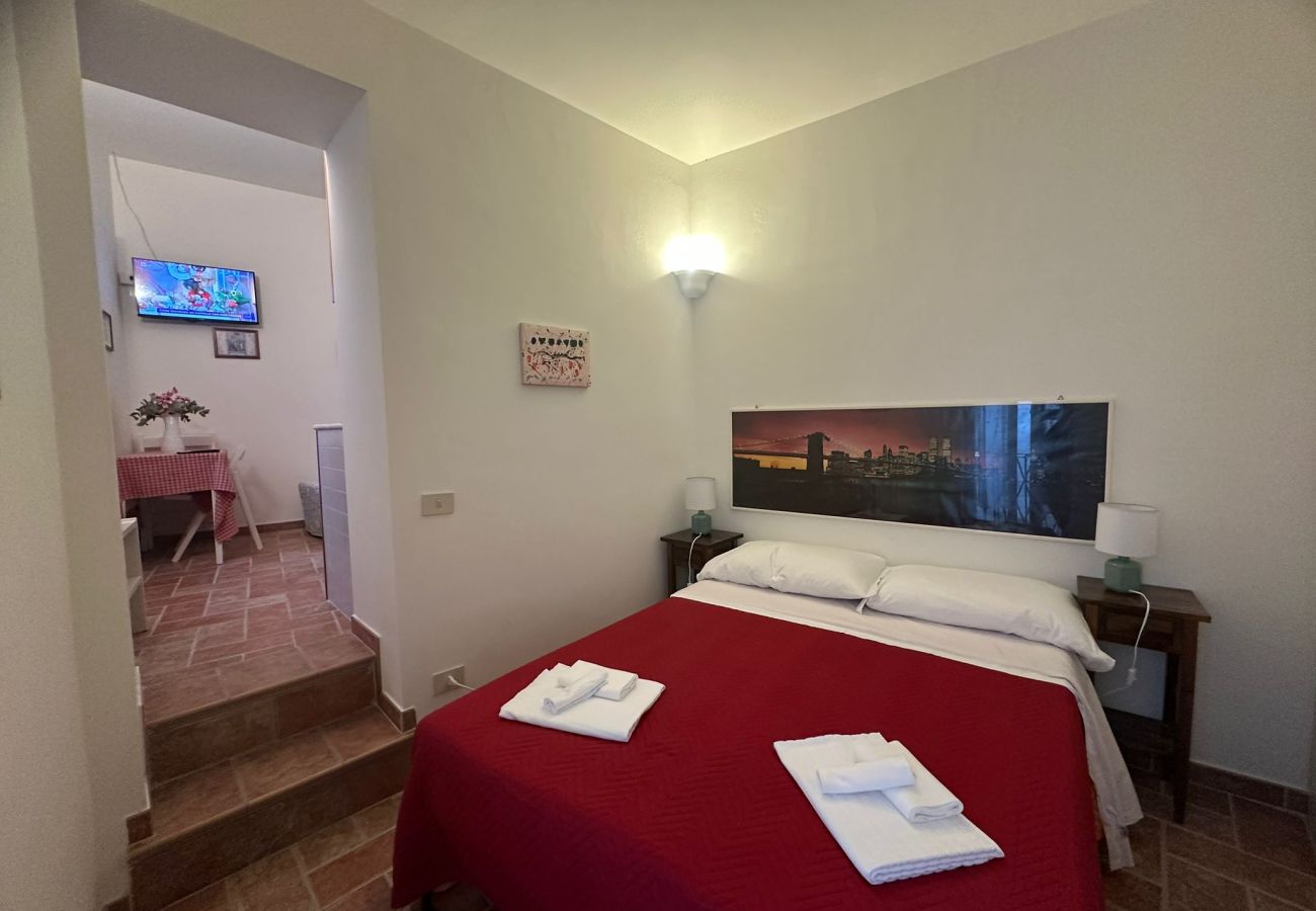 Apartment in Sperlonga - Charming historic alley home – holidaycasa tony