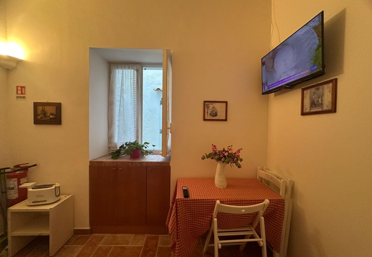 Apartment in Sperlonga - Charming historic alley home – holidaycasa tony