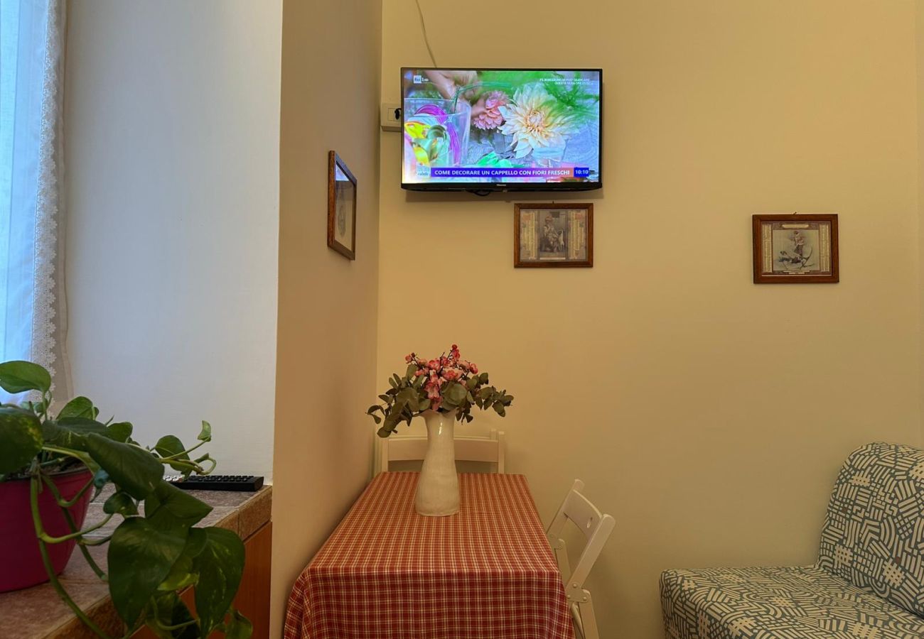 Apartment in Sperlonga - Charming historic alley home – holidaycasa tony