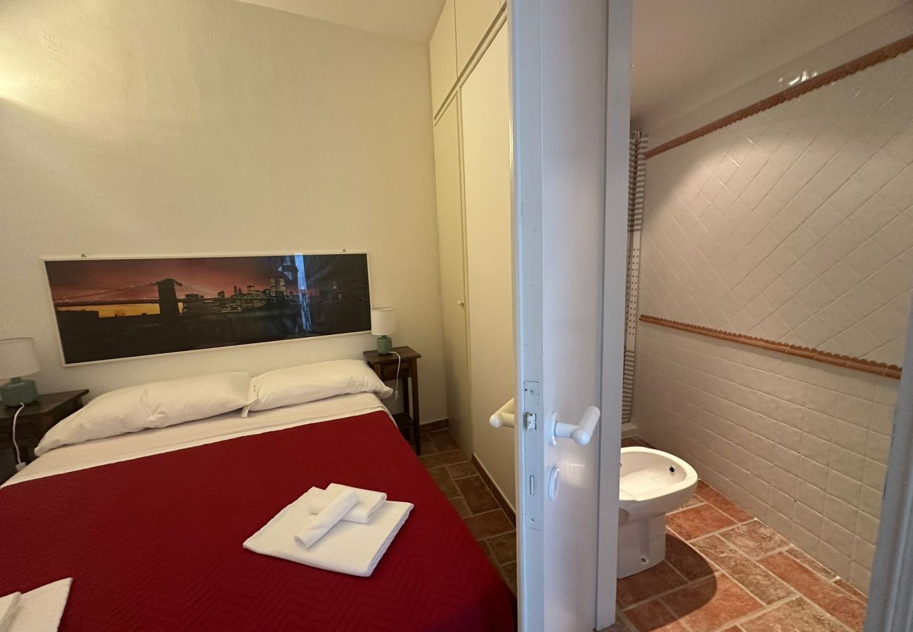 Apartment in Sperlonga - Charming historic alley home – holidaycasa tony