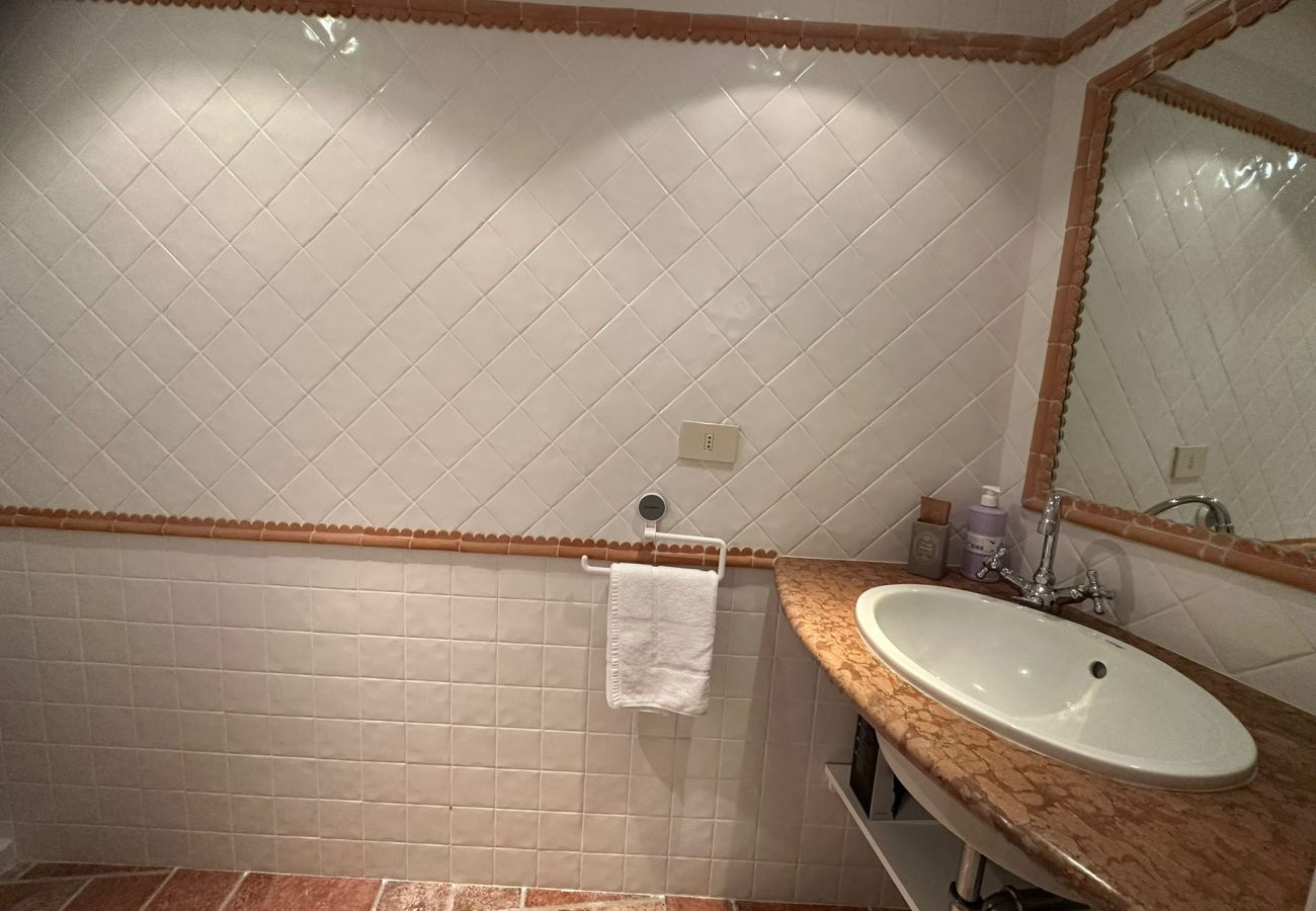 Apartment in Sperlonga - Charming historic alley home – holidaycasa tony