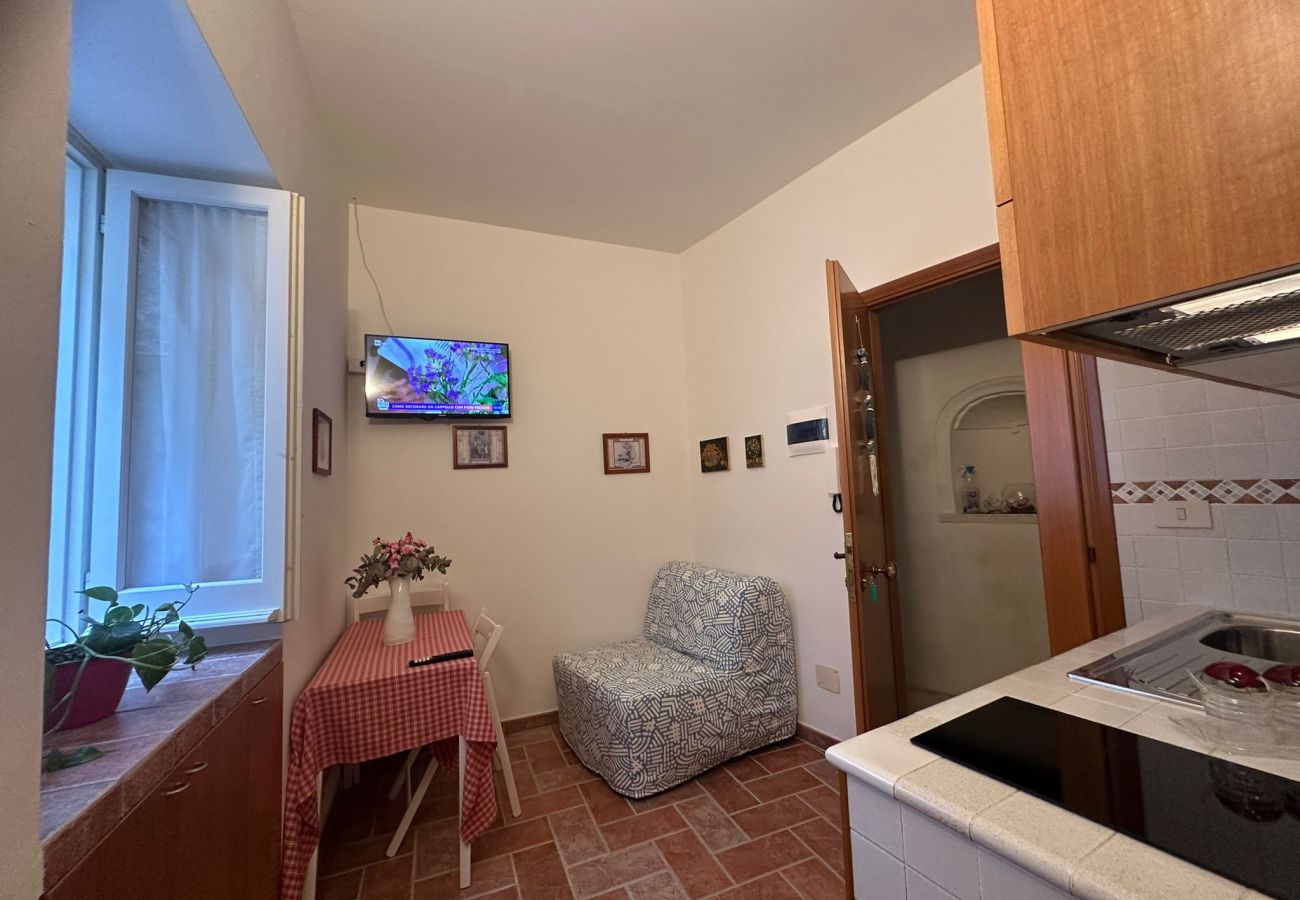 Apartment in Sperlonga - Charming historic alley home – holidaycasa tony