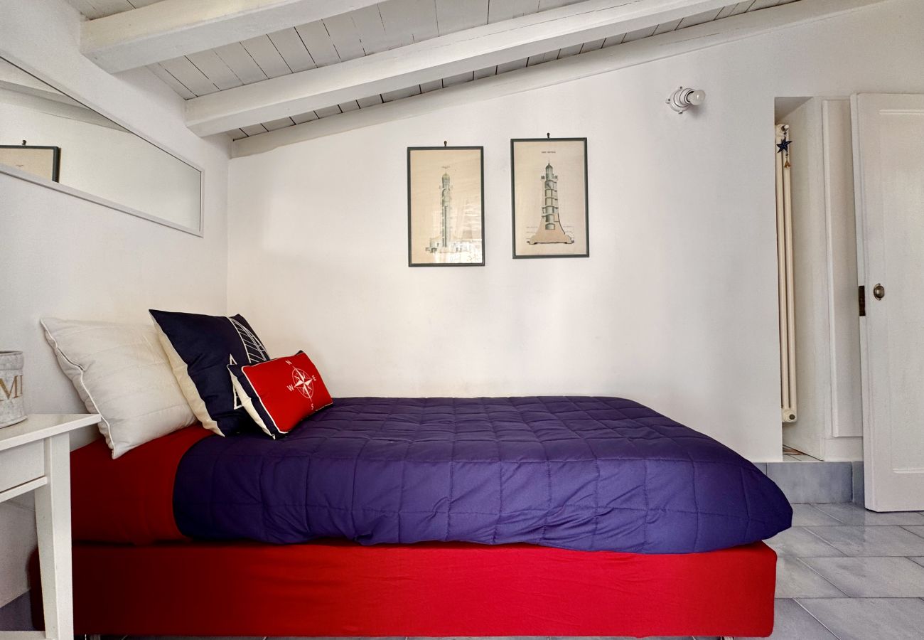 Apartment in Sperlonga - Seaside Penthouse – A View of Elegance