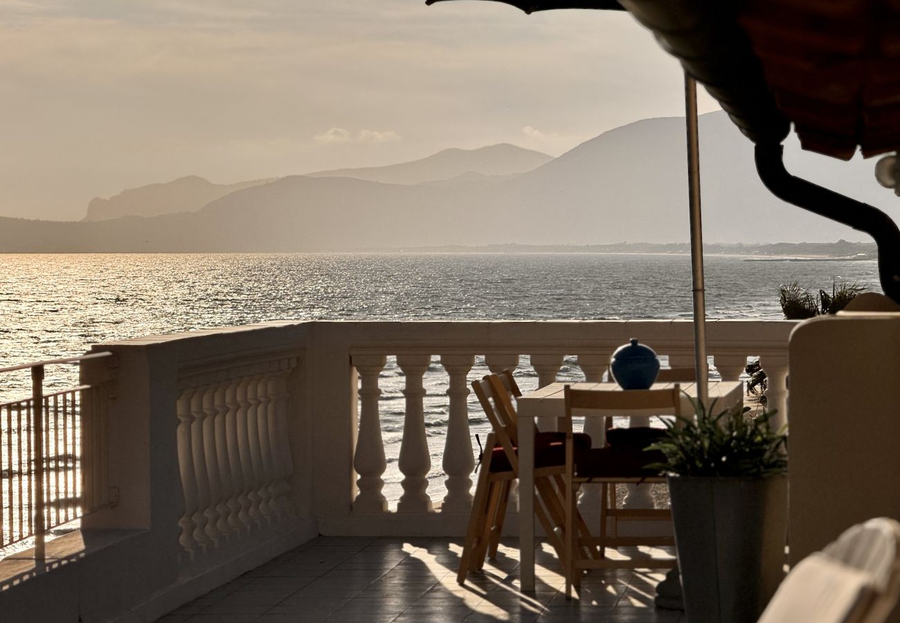 Apartment in Sperlonga - Seaside Penthouse – A View of Elegance