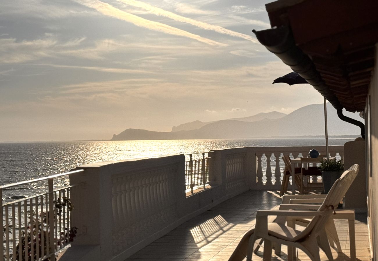 Apartment in Sperlonga - Seaside Penthouse – A View of Elegance