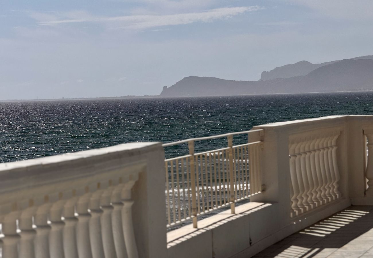 Apartment in Sperlonga - Seaside Penthouse – A View of Elegance