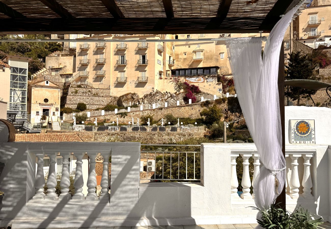 Apartment in Sperlonga - Seaside Penthouse – A View of Elegance