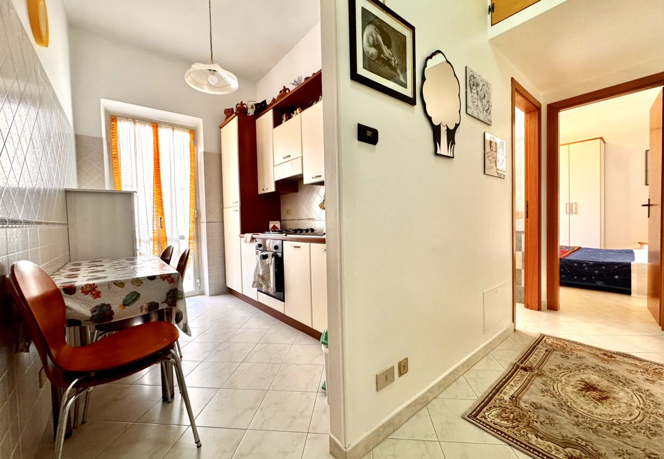 Apartment in Sperlonga - Comfortable apartment 100 mt from the beach 