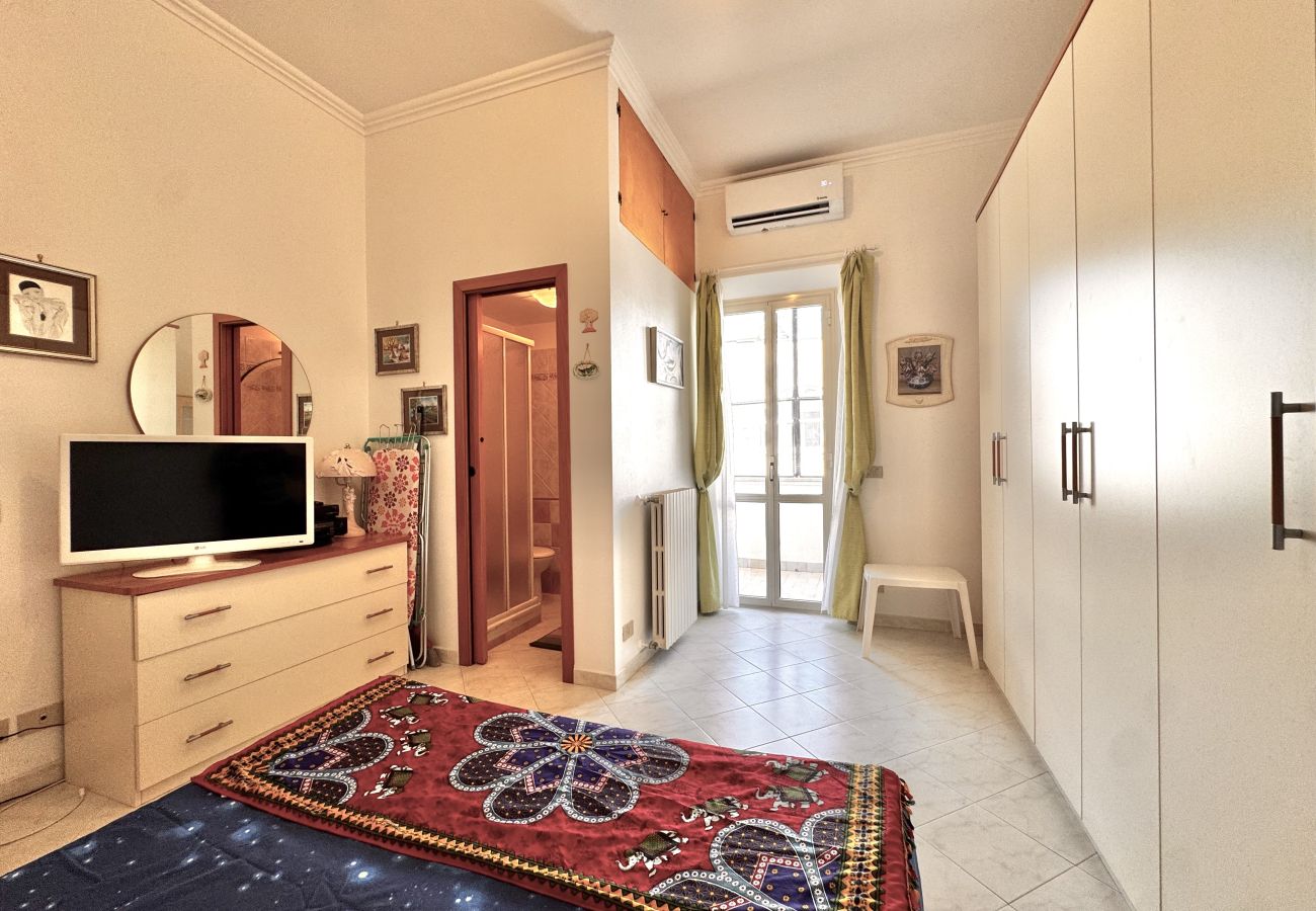 Apartment in Sperlonga - Comfortable apartment 100 mt from the beach 