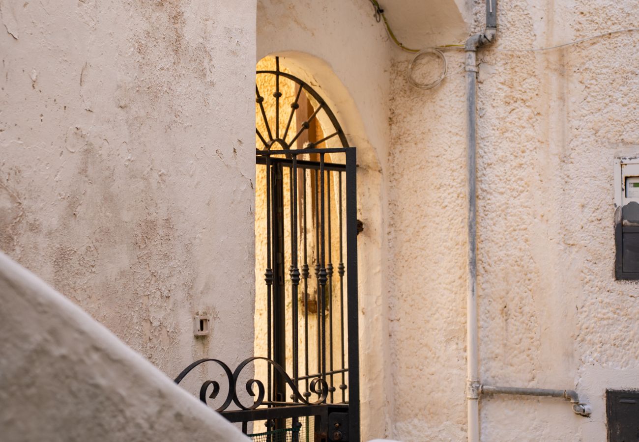 Apartment in Sperlonga - Casa IDIA – Life in the old town alleys with comfort and light