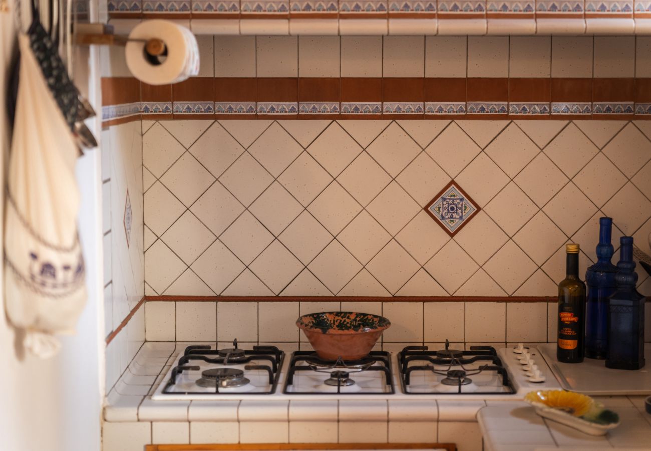 Apartment in Sperlonga - Casa IDIA – Life in the old town alleys with comfort and light