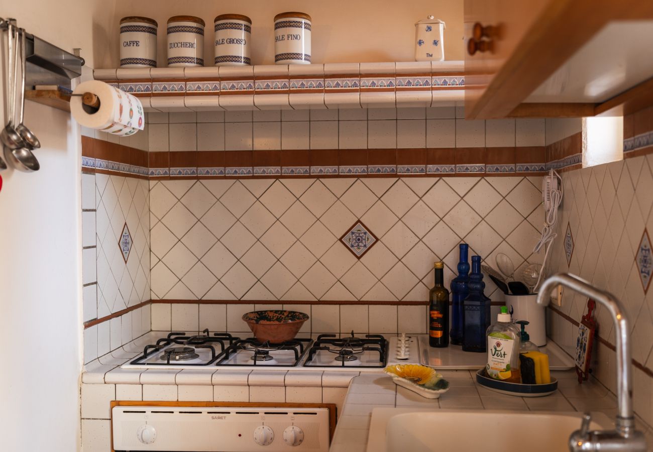 Apartment in Sperlonga - Casa IDIA – Life in the old town alleys with comfort and light