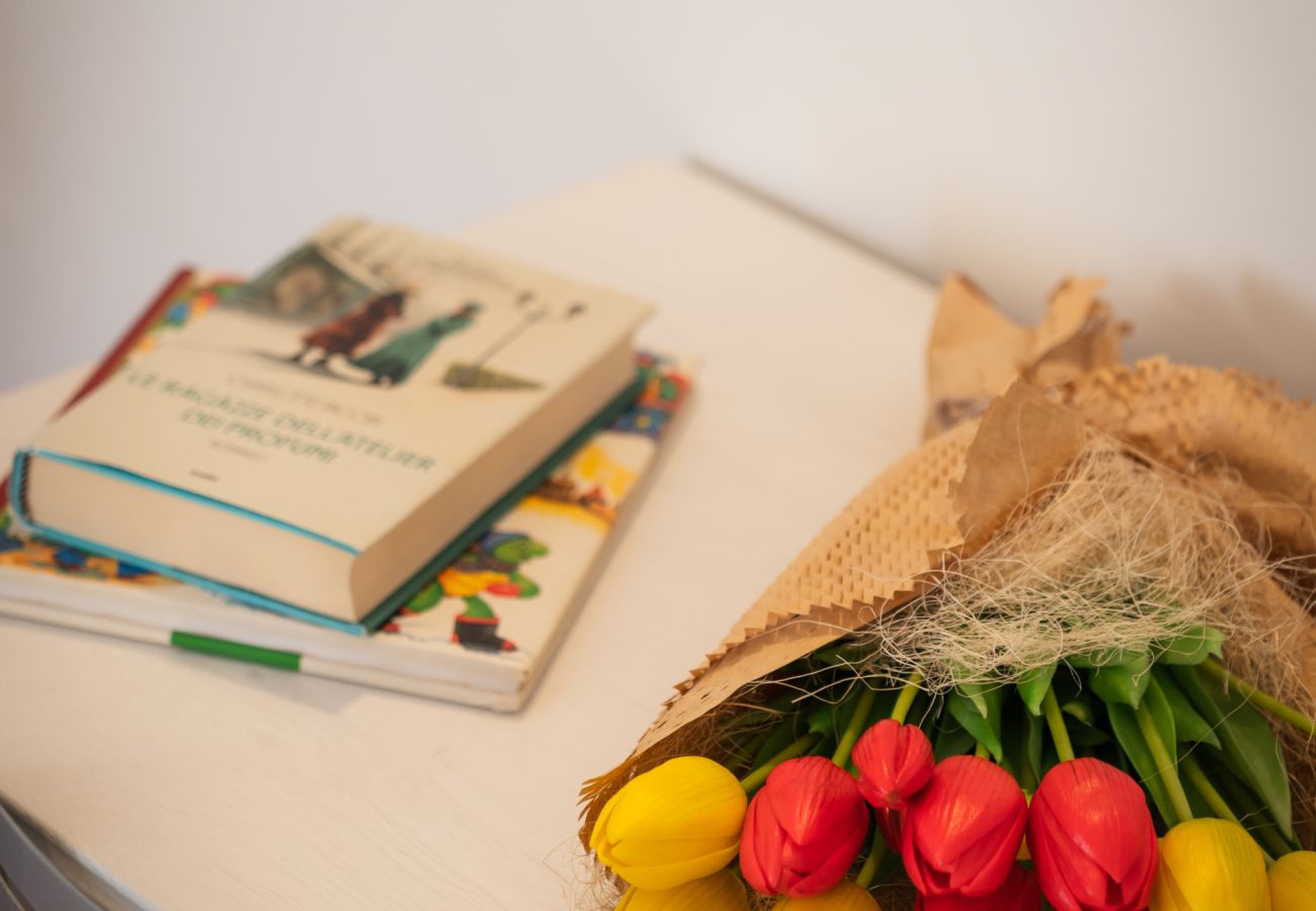 Apartment in Sperlonga - Casa IDIA – Life in the old town alleys with comfort and light