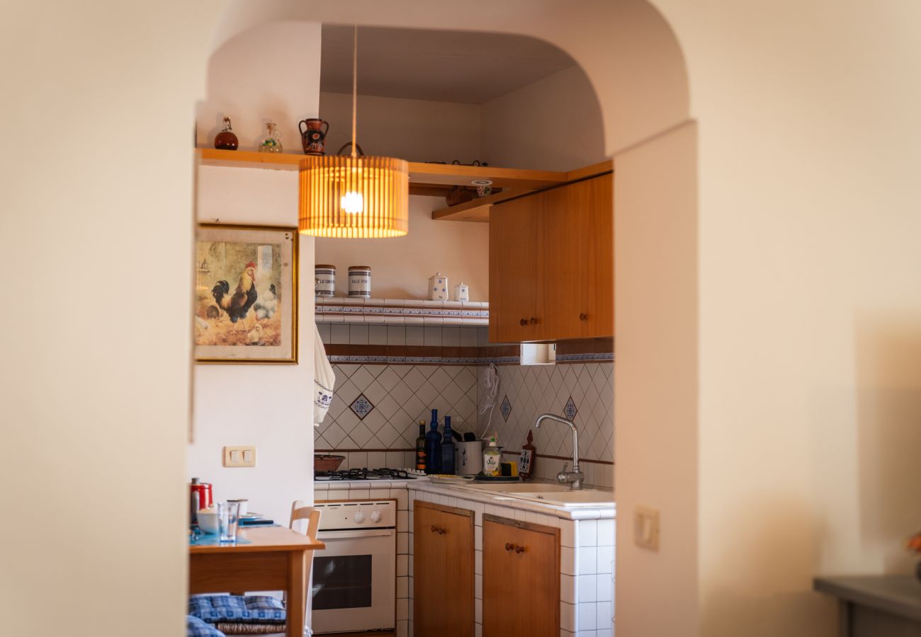 Apartment in Sperlonga - Casa IDIA – Life in the old town alleys with comfort and light