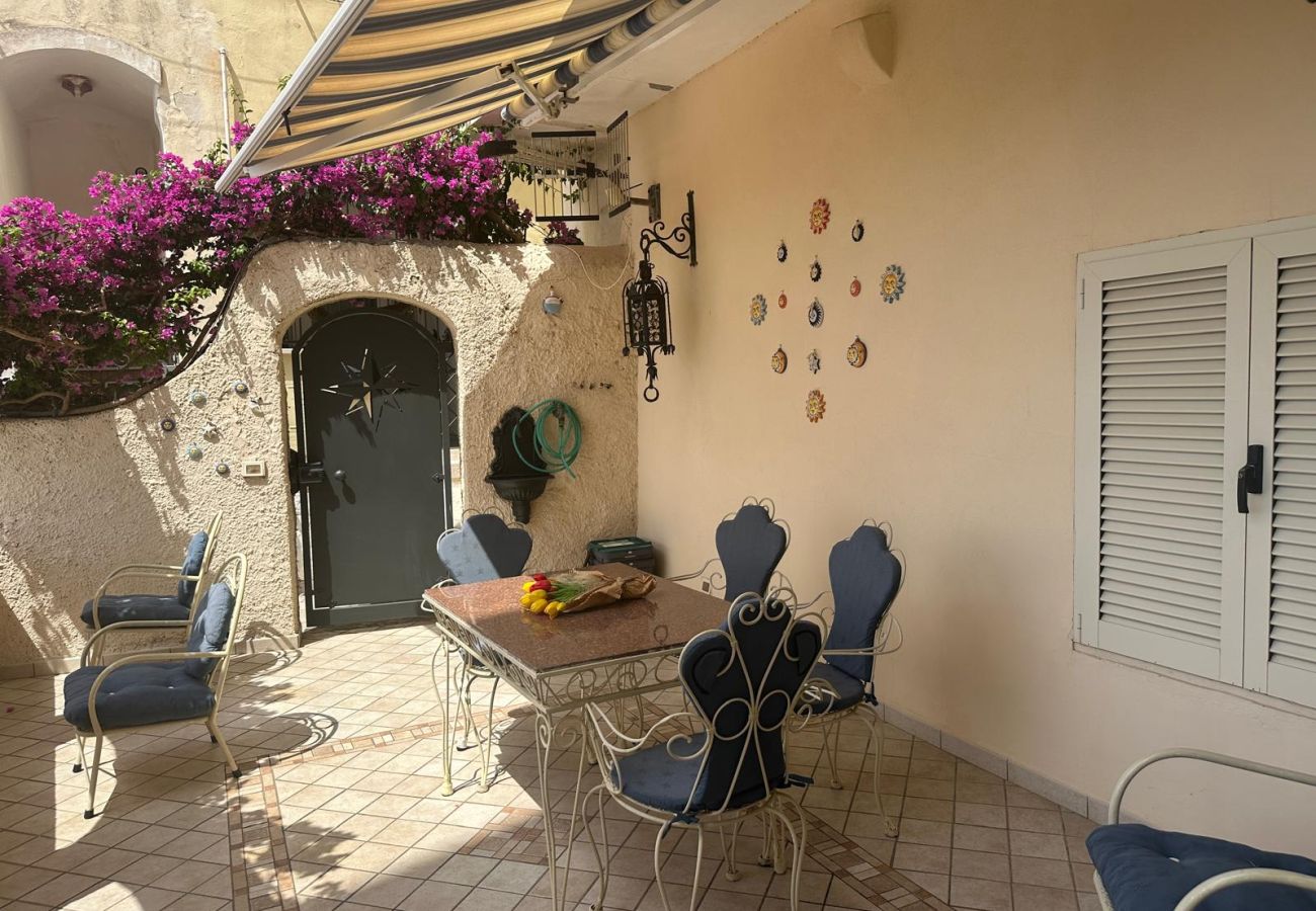 Apartment in Sperlonga - Fantastic apartment with terrace