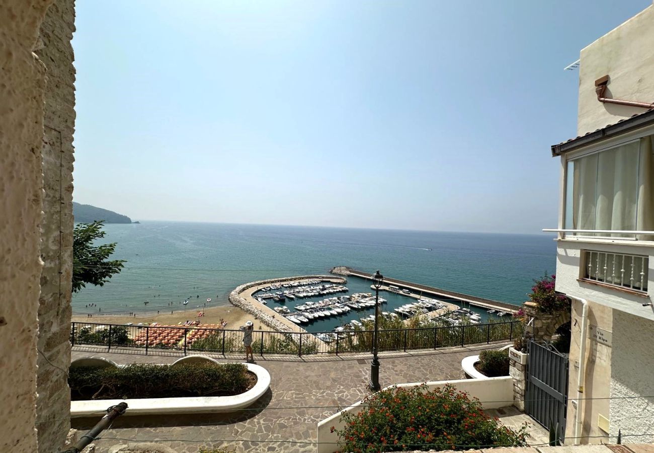 Apartment in Sperlonga - Fantastic apartment with terrace