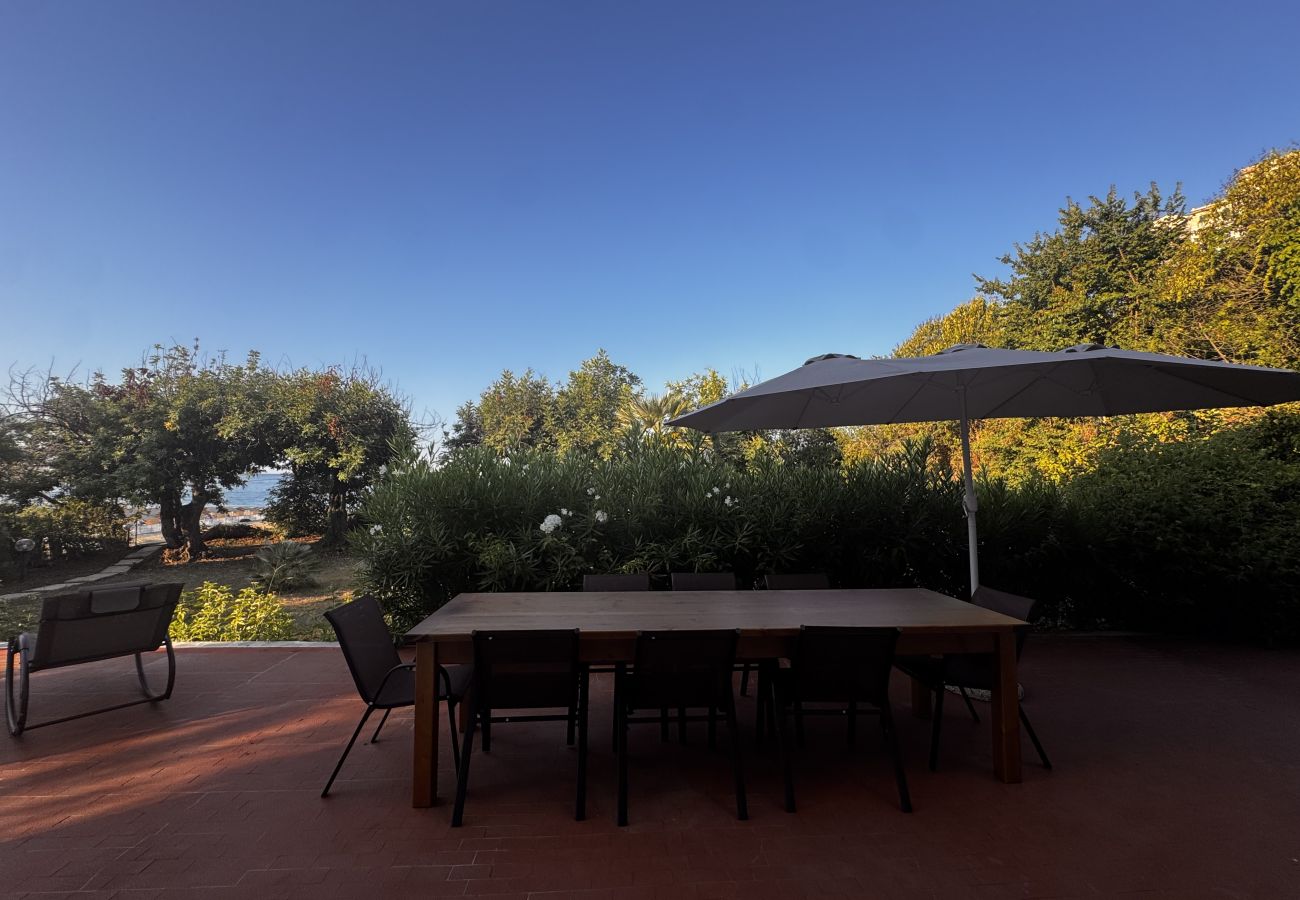 Apartment in Sperlonga - Appartamento con accesso diretto al mare 