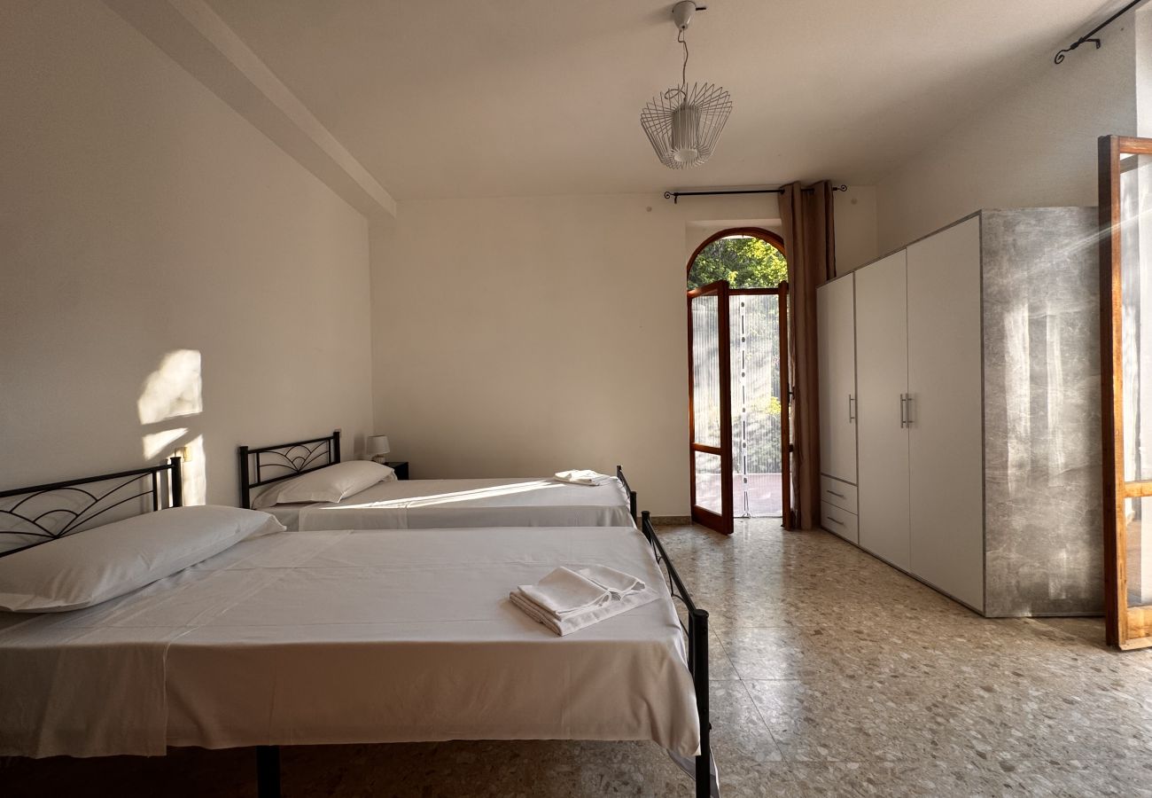 Apartment in Sperlonga - Appartamento con accesso diretto al mare 