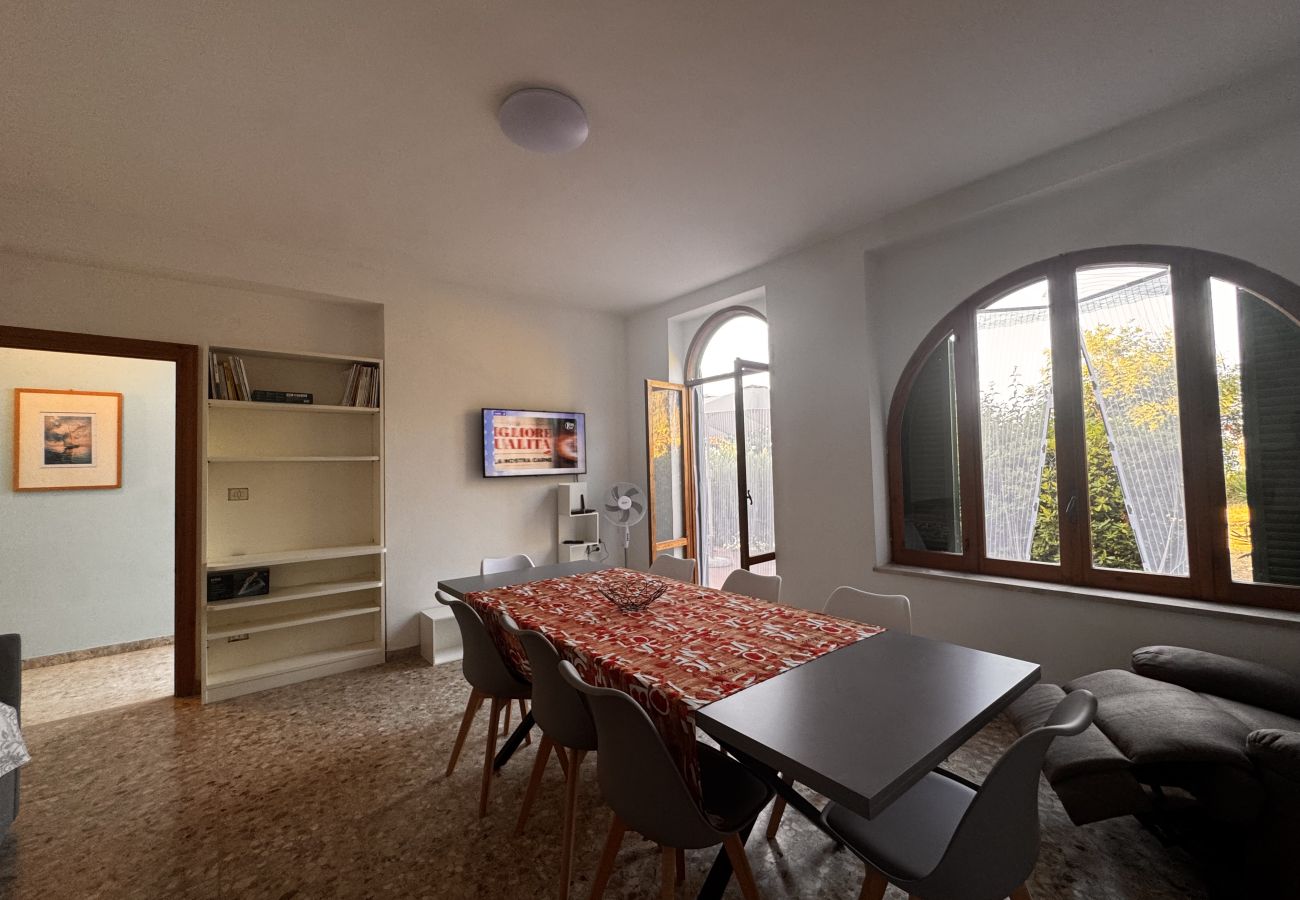 Apartment in Sperlonga - Appartamento con accesso diretto al mare 