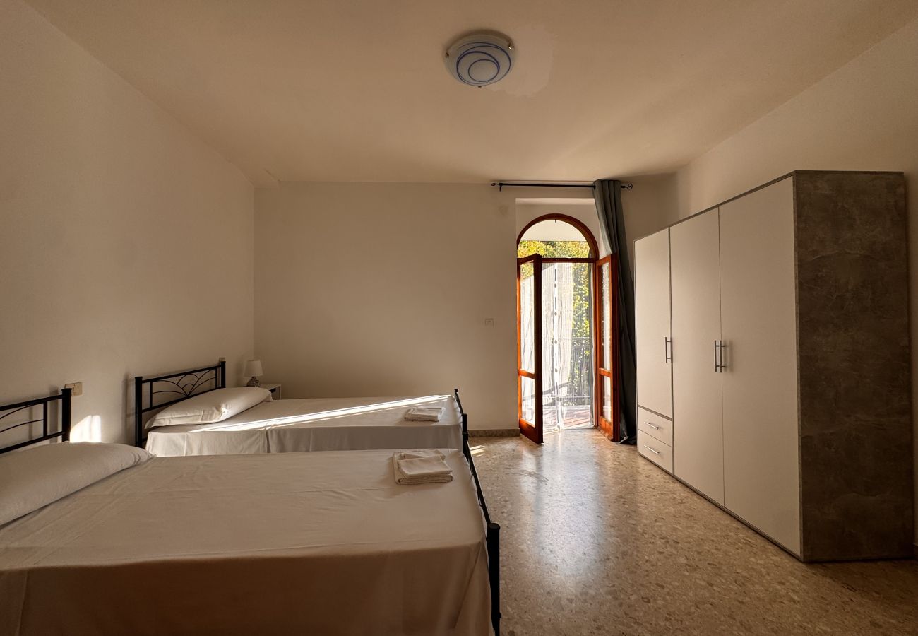 Apartment in Sperlonga - Casa vista mare sul mare 